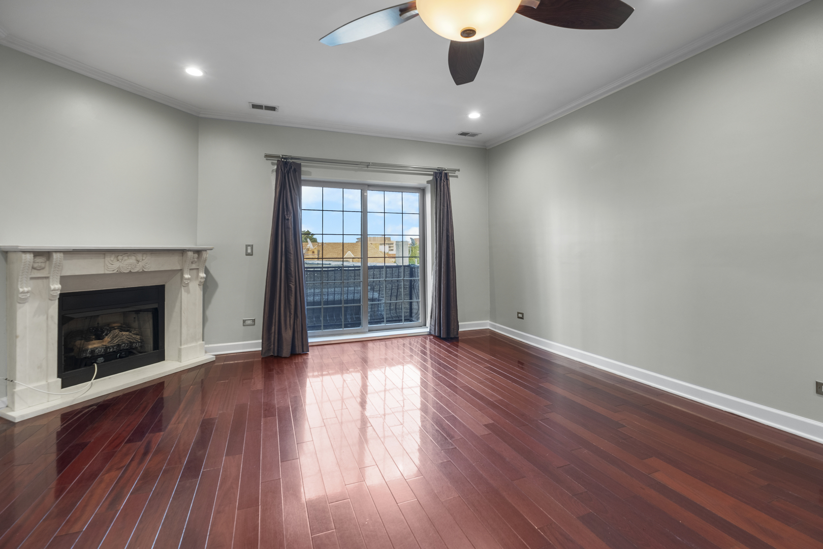 4725 N Sheridan Road 4C