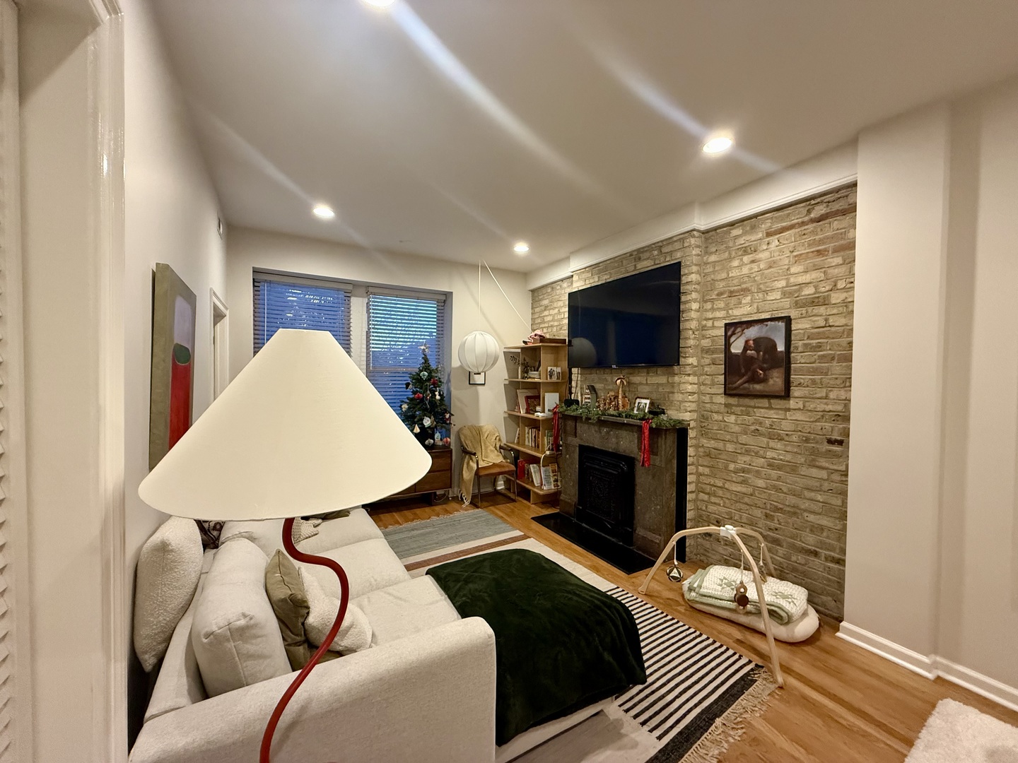 1903 N Sheffield Avenue 2