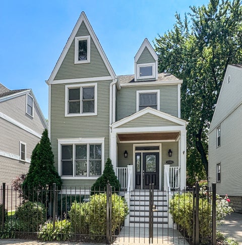 Photo of 2135 W Montrose Avenue, Chicago, IL 60618 (MLS # 12751655)