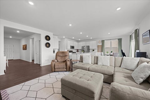Tiny photo for 422 Cottrell Lane, Aurora, IL 60506 (MLS # 12727804)