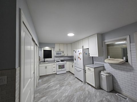 Tiny photo for 1530 Charles Drive, Glendale Heights, IL 60139 (MLS # 12528165)