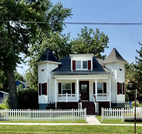 Photo of 701 S Tremont Street, Kewanee, IL 61443 (MLS # 12751003)