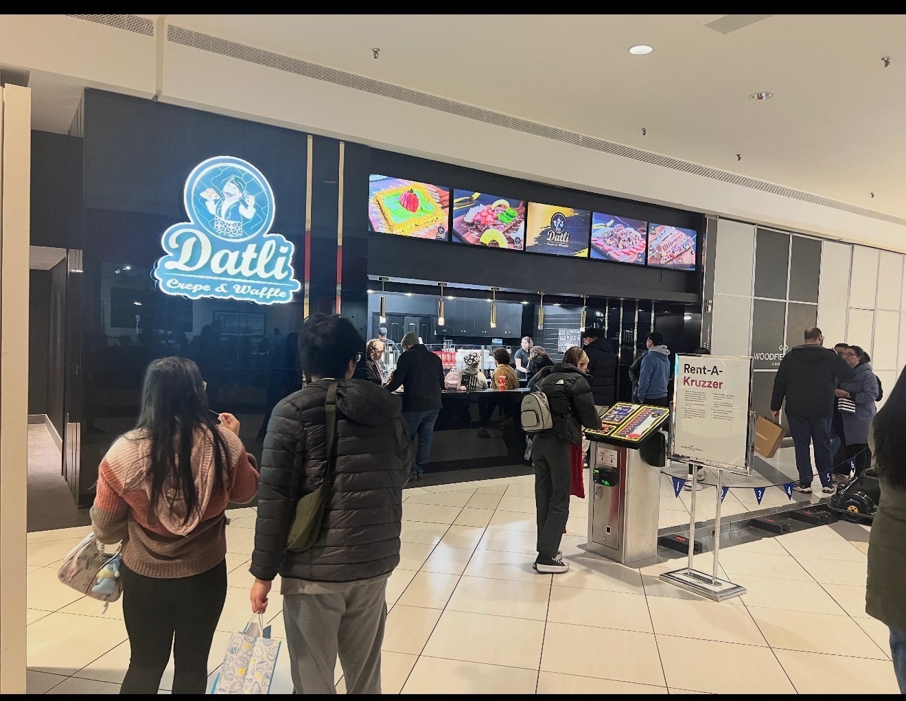 5 Woodfield Mall G135