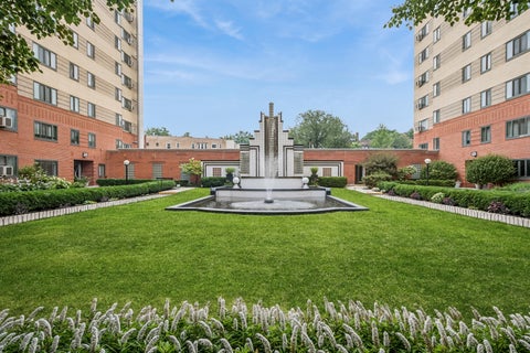 Tiny photo for 5052 N Marine Drive #D3, Chicago, IL 60640 (MLS # 12735410)