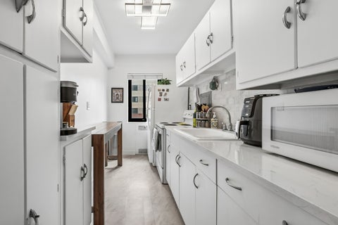 Tiny photo for 5052 N Marine Drive #D3, Chicago, IL 60640 (MLS # 12735410)