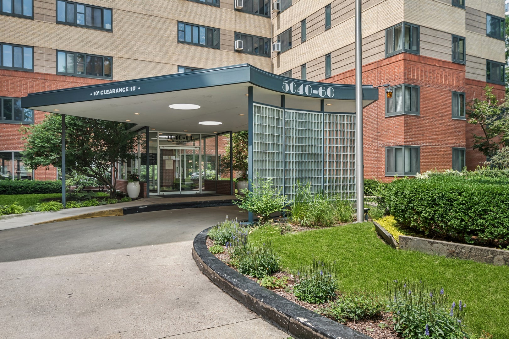 5052 N Marine Drive D3