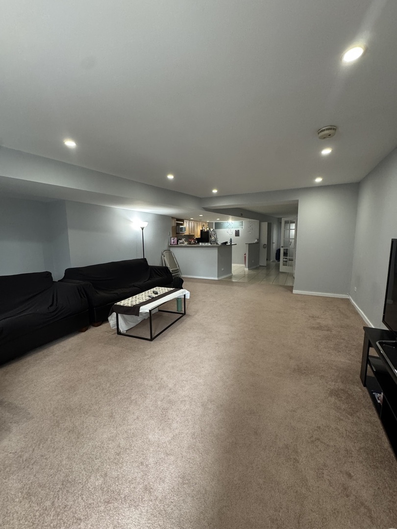 40 E 9th Street 907