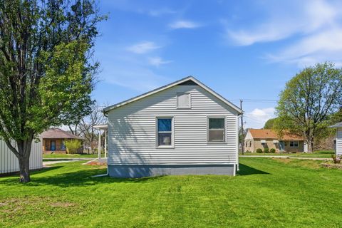 Tiny photo for 620 N Meadow Street, Geneseo, IL 61254 (MLS # 12626420)