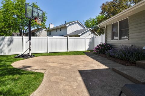 Tiny photo for 1129 Tamarack Lane, Libertyville, IL 60048 (MLS # 12658965)