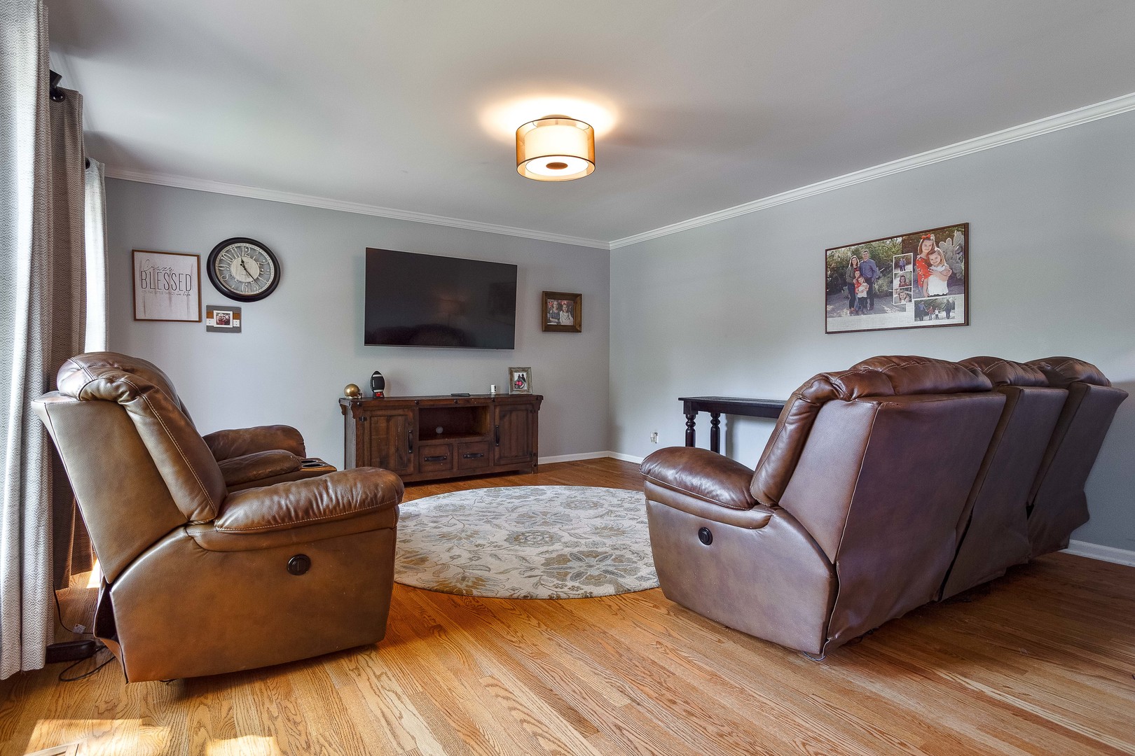 1129 Tamarack Lane