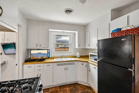 Tiny photo for 1620 Courtland Avenue, Park Ridge, IL 60068 (MLS # 12688370)