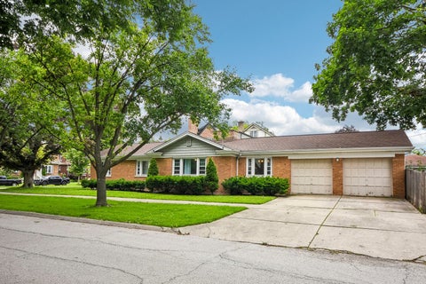 Photo of 1620 Courtland Avenue, Park Ridge, IL 60068 (MLS # 12688370)
