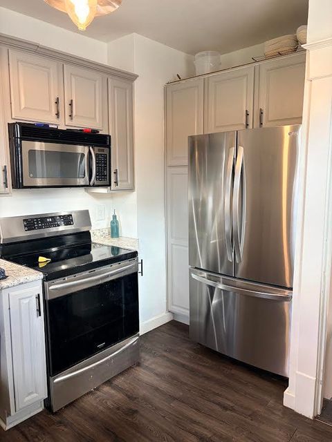 Tiny photo for 1517 E Olive Street, Bloomington, IL 61701 (MLS # 12622107)