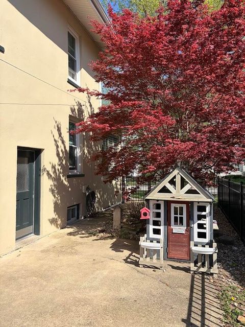 Tiny photo for 1517 E Olive Street, Bloomington, IL 61701 (MLS # 12622107)