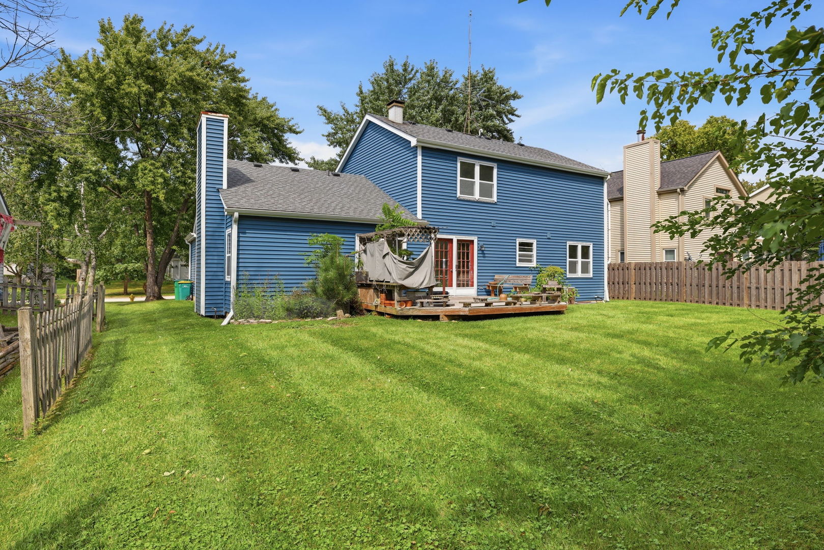 27W105 Walnut Drive