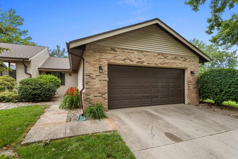 Tiny photo for 2005 Eagle Ridge Court #D, Urbana, IL 61802 (MLS # 12662105)