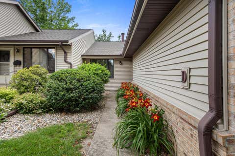 Tiny photo for 2005 Eagle Ridge Court #D, Urbana, IL 61802 (MLS # 12662105)