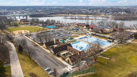 Tiny photo for 434 Lakeshore Court, St. Charles, IL 60174 (MLS # 12487752)