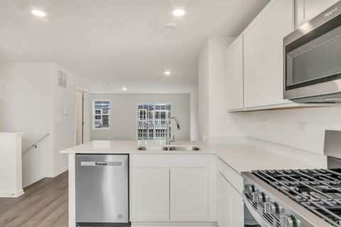 Tiny photo for 434 Lakeshore Court, St. Charles, IL 60174 (MLS # 12487752)