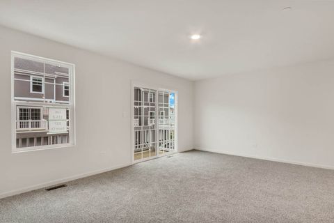 Tiny photo for 434 Lakeshore Court, St. Charles, IL 60174 (MLS # 12487752)