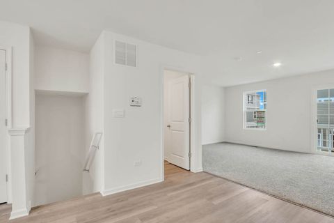 Tiny photo for 434 Lakeshore Court, St. Charles, IL 60174 (MLS # 12487752)