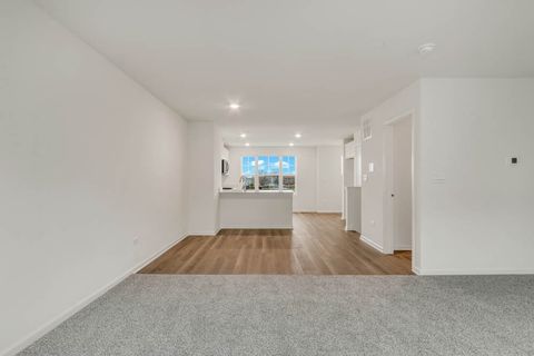 Tiny photo for 434 Lakeshore Court, St. Charles, IL 60174 (MLS # 12487752)