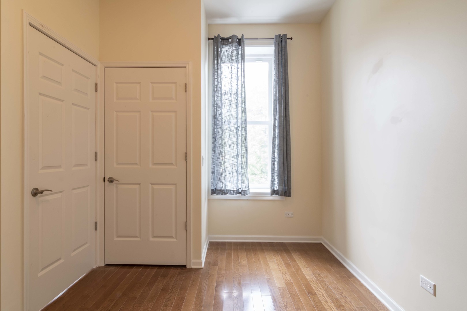 1761 W Augusta Boulevard 2F