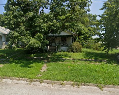 Photo of 724 S 18th Street, Mt Vernon, IL 62864 (MLS # 12558855)