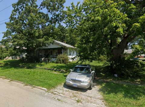 Tiny photo for 724 S 18th Street, Mt Vernon, IL 62864 (MLS # 12558855)