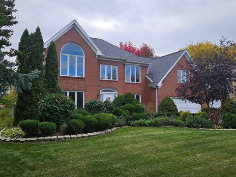 Photo of 30 Danada Drive, Wheaton, IL 60189 (MLS # 12509142)