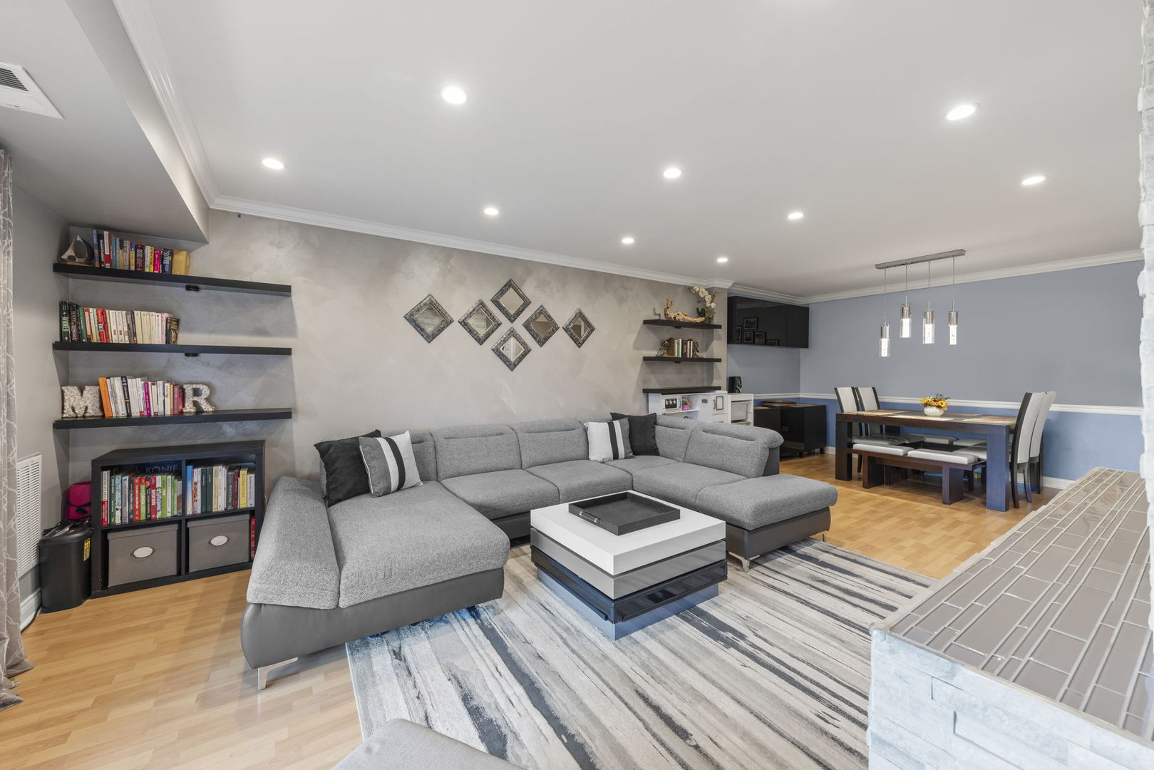 1101 S Hunt Club Drive 414