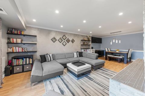 Tiny photo for 1101 S Hunt Club Drive #414, Mount Prospect, IL 60056 (MLS # 12557621)