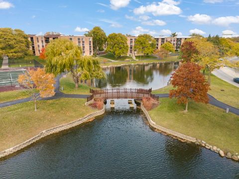 Tiny photo for 1101 S Hunt Club Drive #414, Mount Prospect, IL 60056 (MLS # 12557621)