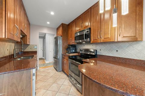 Tiny photo for 1101 S Hunt Club Drive #414, Mount Prospect, IL 60056 (MLS # 12557621)