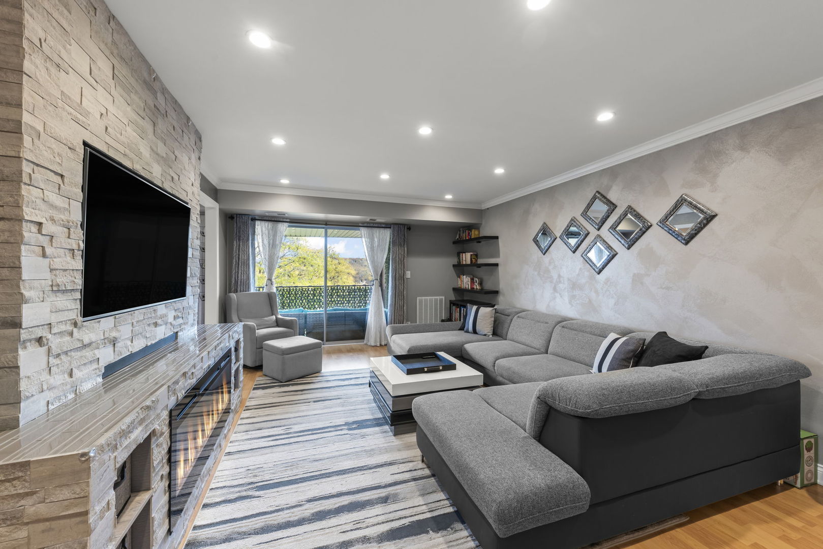 1101 S Hunt Club Drive 414