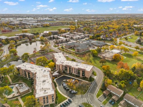 Tiny photo for 1101 S Hunt Club Drive #414, Mount Prospect, IL 60056 (MLS # 12557621)