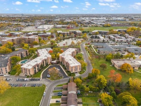 Tiny photo for 1101 S Hunt Club Drive #414, Mount Prospect, IL 60056 (MLS # 12557621)