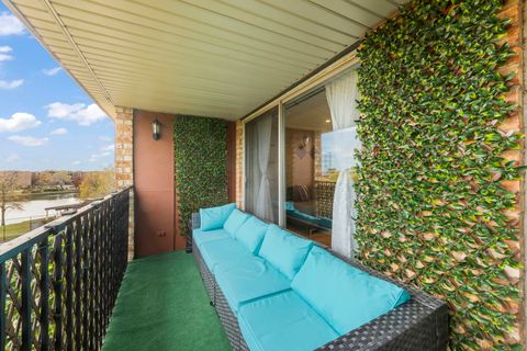 Tiny photo for 1101 S Hunt Club Drive #414, Mount Prospect, IL 60056 (MLS # 12557621)