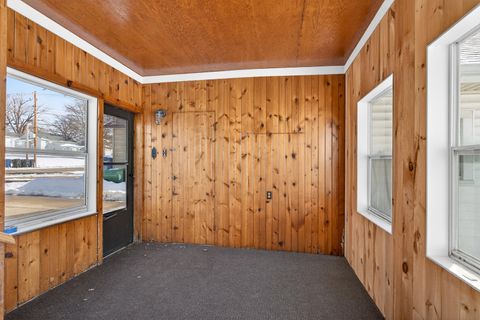 Tiny photo for 2929 N. 3rd Street, Clinton, IA 52732 (MLS # 12598277)