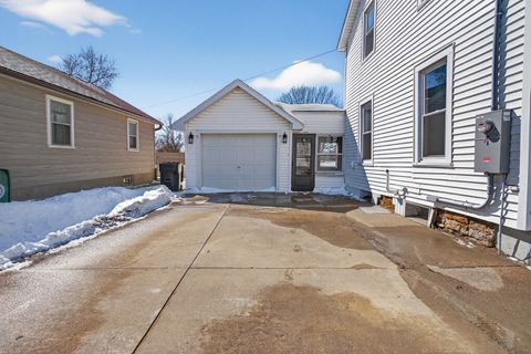 Tiny photo for 2929 N. 3rd Street, Clinton, IA 52732 (MLS # 12598277)