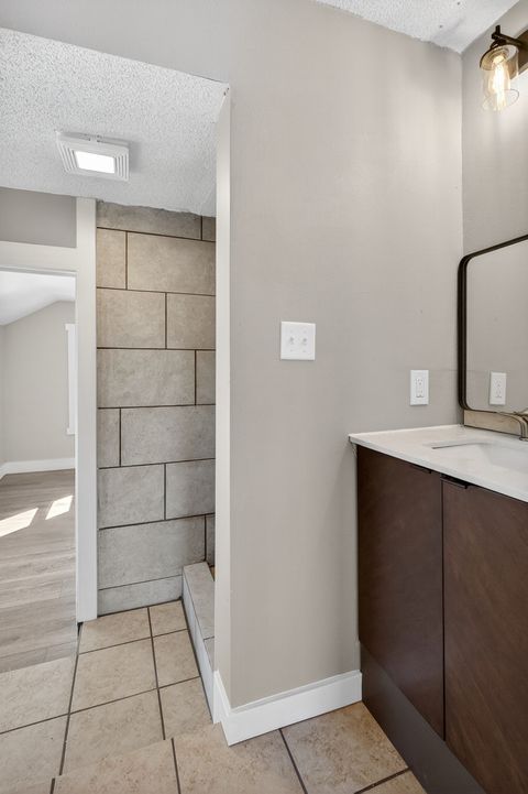 Tiny photo for 2929 N. 3rd Street, Clinton, IA 52732 (MLS # 12598277)