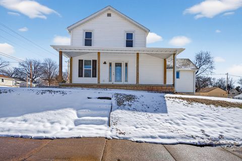 Photo of 2929 N. 3rd Street, Clinton, IA 52732 (MLS # 12598277)