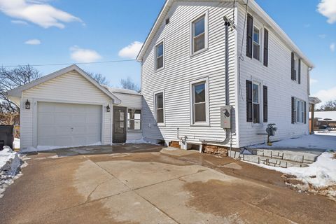 Tiny photo for 2929 N. 3rd Street, Clinton, IA 52732 (MLS # 12598277)