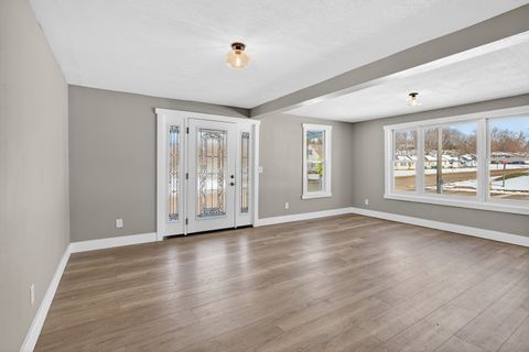 Tiny photo for 2929 N. 3rd Street, Clinton, IA 52732 (MLS # 12598277)