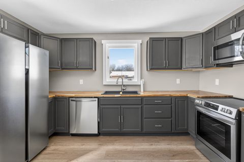 Tiny photo for 2929 N. 3rd Street, Clinton, IA 52732 (MLS # 12598277)