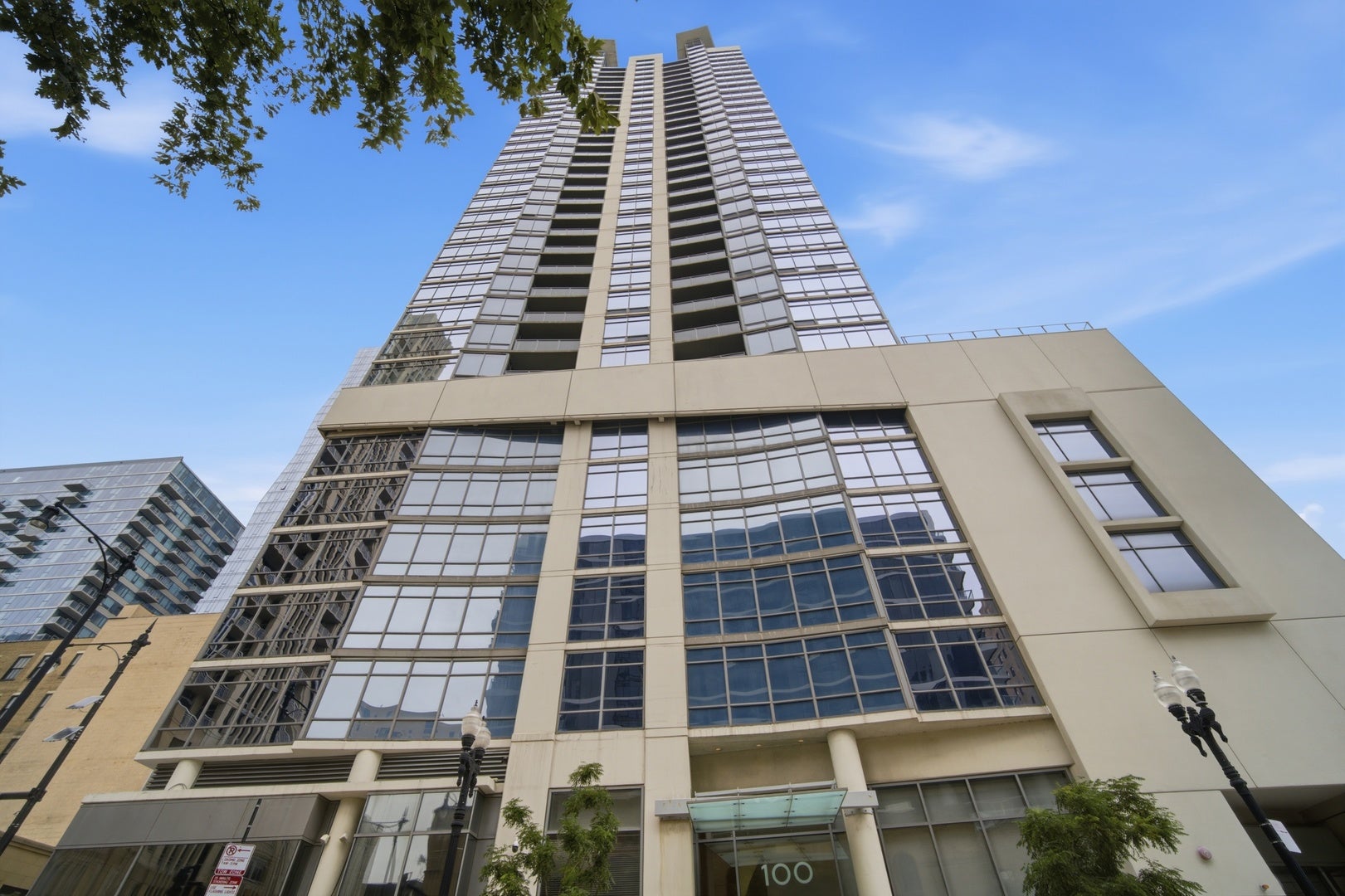 100 E 14TH Street 1209