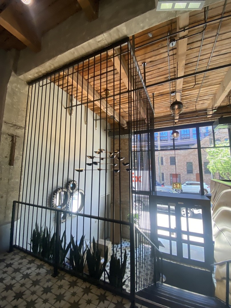 215 N Aberdeen Street 208B