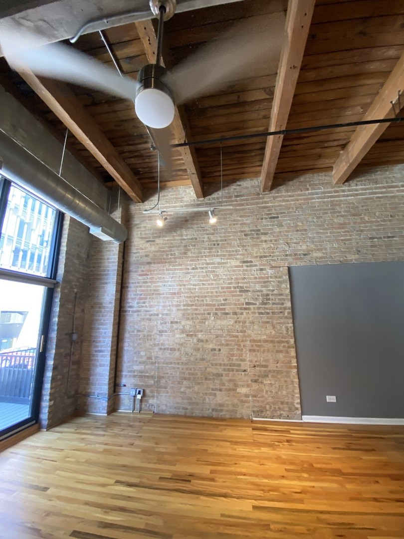215 N Aberdeen Street 208B