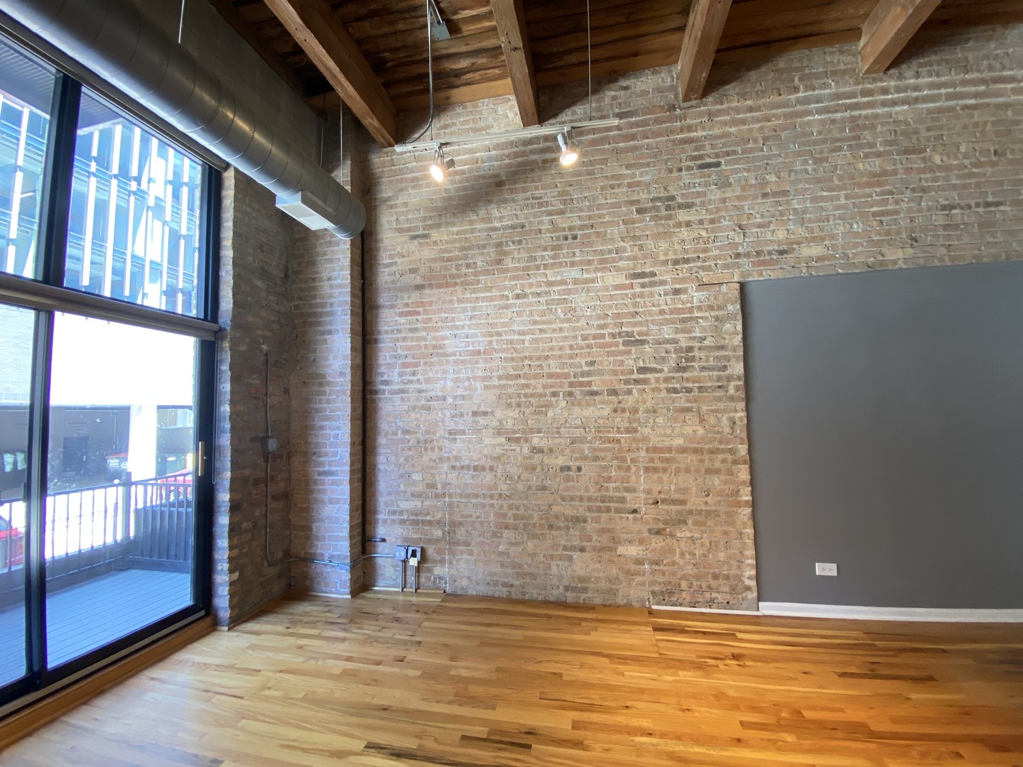 215 N Aberdeen Street 208B