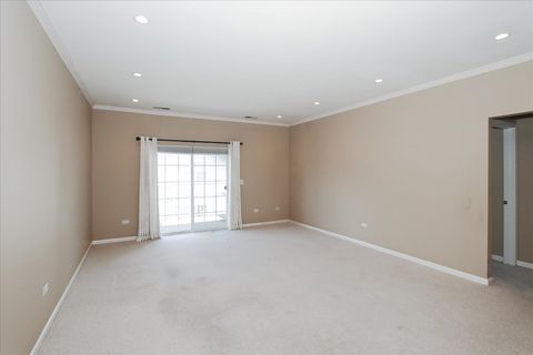 Tiny photo for 1299 W Lake Street #306, Addison, IL 60101 (MLS # 12624925)